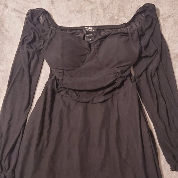 Black Bust Cup Ruched Peasant Long-Sleeve Dress - Picture 7 of 9